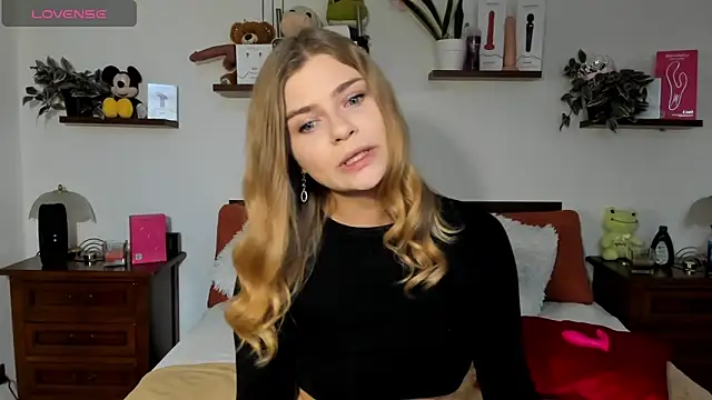 HaleyReedme online show from November 2025 08:02:02 AM