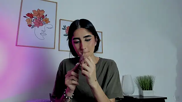 alana 111 online show from September 2025 03:10:01 AM