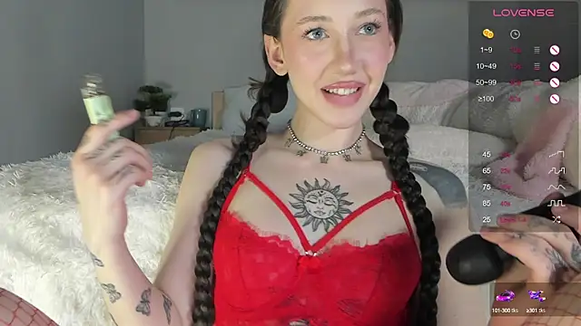 Snapshot of Say_luna chatting on March 2025 06:30:01 PM Say luna online show from March 2025 06:30:01 PM