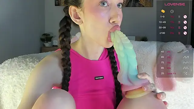 Snapshot of Say_luna chatting on March 2025 08:15:02 PM Say luna online show from March 2025 08:15:02 PM