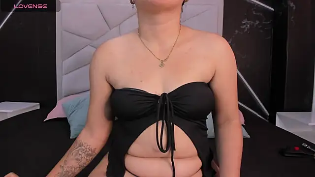 JulietSofia online show from April 2026 08:28:02 PM