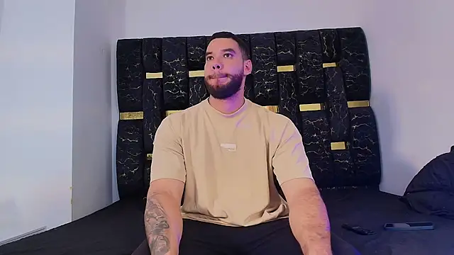 Snapshot of chris_blake__ chatting on November 2025 06:23:02 PM chris blake online show from November 2025 06:23:02 PM