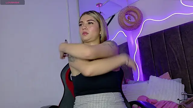 natasha  black online show from September 2025 07:46:02 PM