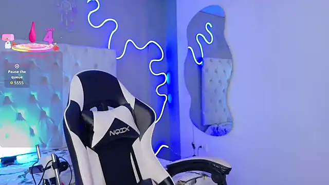 natasha  black online show from November 2025 07:36:02 PM