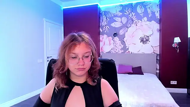 AngelinaLow online show from September 2025 11:32:02 AM