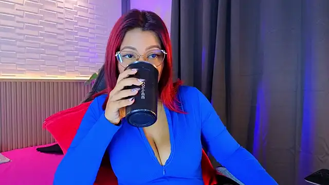 Snapshot of TiffanyWalk chatting on September 2025 10:59:01 AM TiffanyWalk online show from September 2025 10:59:01 AM