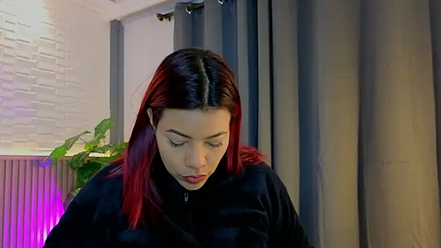 Snapshot of TiffanyWalk chatting on October 2025 11:00:02 AM TiffanyWalk online show from October 2025 11:00:02 AM