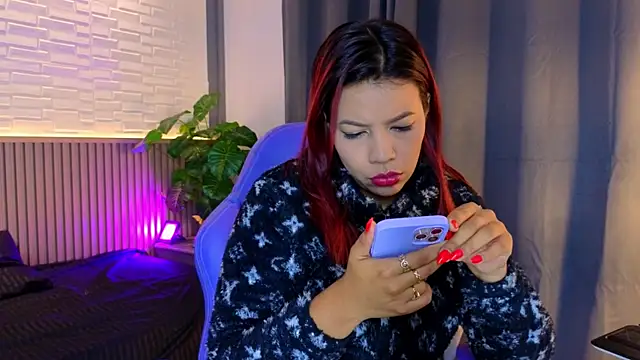 Snapshot of TiffanyWalk chatting on November 2025 10:59:01 AM TiffanyWalk online show from November 2025 10:59:01 AM