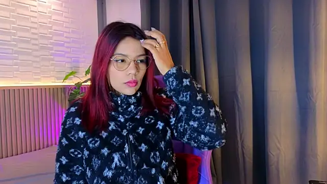 Snapshot of TiffanyWalk chatting on November 2025 10:45:02 AM TiffanyWalk online show from November 2025 10:45:02 AM