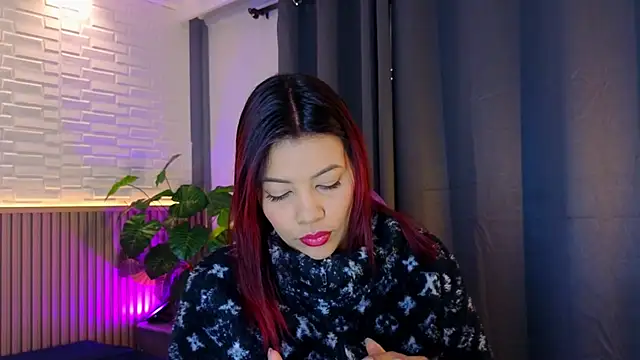 Snapshot of TiffanyWalk chatting on November 2025 10:52:02 AM TiffanyWalk online show from November 2025 10:52:02 AM