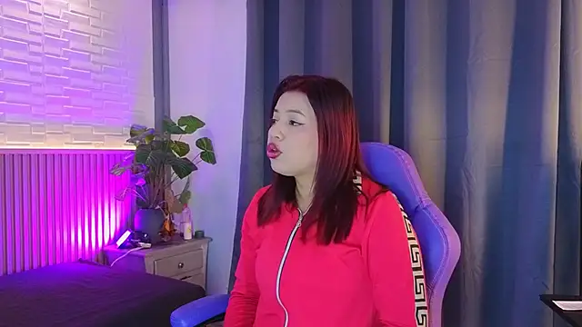 Snapshot of TiffanyWalk chatting on December 2025 11:38:02 AM TiffanyWalk online show from December 2025 11:38:02 AM