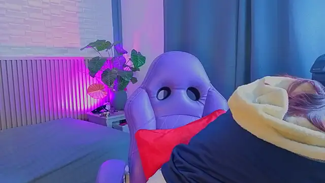 Snapshot of TiffanyWalk chatting on February 2026 01:53:02 PM TiffanyWalk online show from February 2026 01:53:02 PM