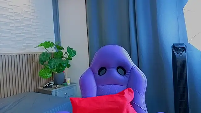 Snapshot of TiffanyWalk chatting on February 2026 12:37:02 PM TiffanyWalk online show from February 2026 12:37:02 PM