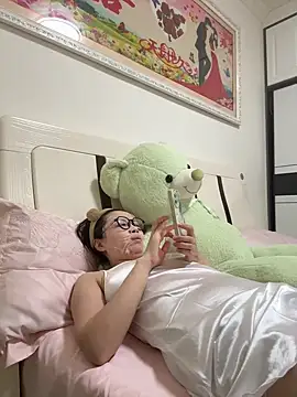 Snapshot of aa520uv chatting on October 2025 03:31:02 PM aa520uv online show from October 2025 03:31:02 PM