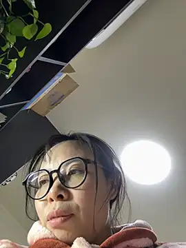 Snapshot of aa520uv chatting on October 2025 11:44:02 AM aa520uv online show from October 2025 11:44:02 AM