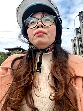 Snapshot of aa520uv chatting on November 2025 04:22:01 AM aa520uv online show from November 2025 04:22:01 AM