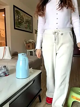 Snapshot of aa520uv chatting on November 2025 06:23:02 AM aa520uv online show from November 2025 06:23:02 AM