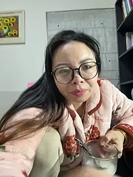 Snapshot of aa520uv chatting on December 2025 01:46:02 AM aa520uv online show from December 2025 01:46:02 AM