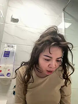 Snapshot of aa520uv chatting on February 2026 02:43:01 AM aa520uv online show from February 2026 02:43:01 AM