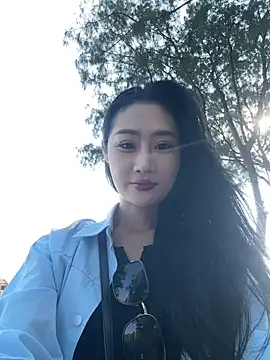 Snapshot of linger-23 chatting on October 2025 07:14:01 AM linger-23 online show from October 2025 07:14:01 AM