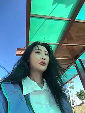 Snapshot of linger-23 chatting on November 2025 05:51:02 AM linger-23 online show from November 2025 05:51:02 AM