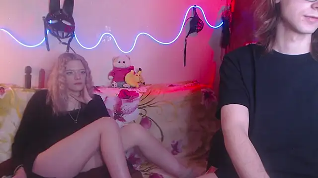 Snapshot of Your_Horny_Friends chatting on March 2025 05:26:02 PM Your Horny Friends online show from March 2025 05:26:02 PM