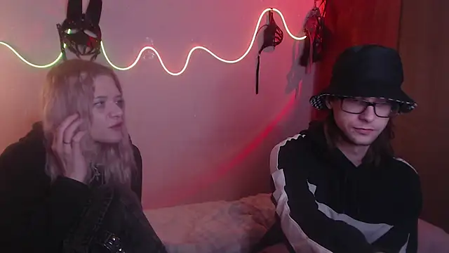 Snapshot of Your_Horny_Friends chatting on March 2025 04:28:02 AM Your Horny Friends online show from March 2025 04:28:02 AM