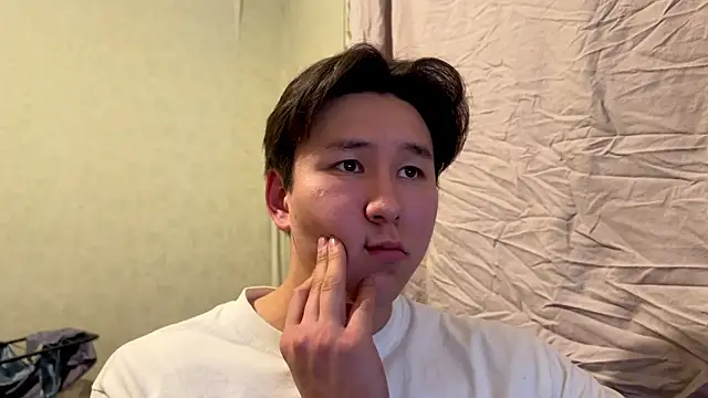 Snapshot of aliktasty chatting on December 2025 04:05:01 PM aliktasty online show from December 2025 04:05:01 PM