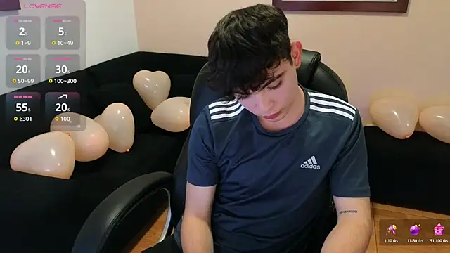 Snapshot of lukeboyce33 chatting on February 2026 12:37:02 AM lukeboyce33 online show from February 2026 12:37:02 AM