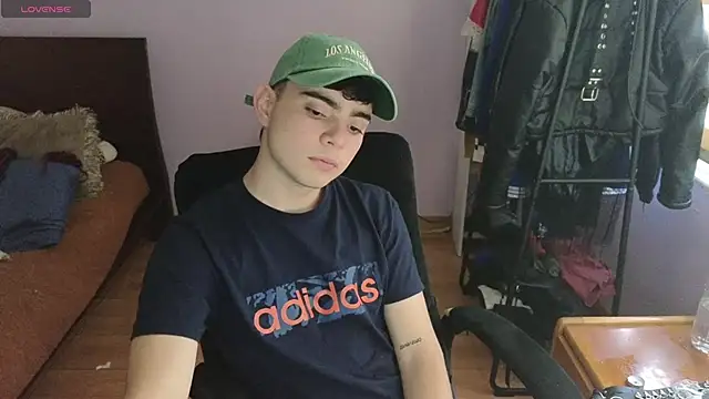 lukeboyce33 online show from May 2026 10:05:02 PM