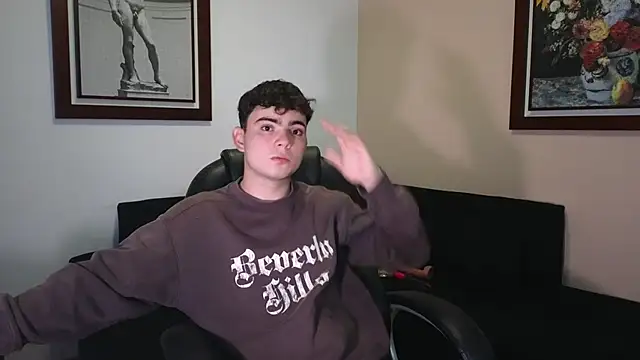 lukeboyce33 online show from May 2026 01:36:02 AM