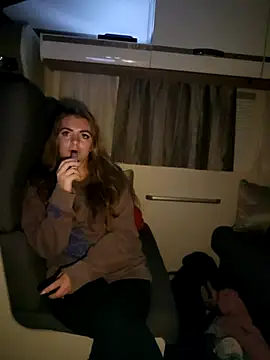 Snapshot of Amesthyst_destiny chatting on September 2025 03:39:02 AM Amesthyst destiny online show from September 2025 03:39:02 AM