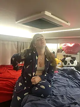 Snapshot of Amesthyst_destiny chatting on October 2025 02:26:02 AM Amesthyst destiny online show from October 2025 02:26:02 AM