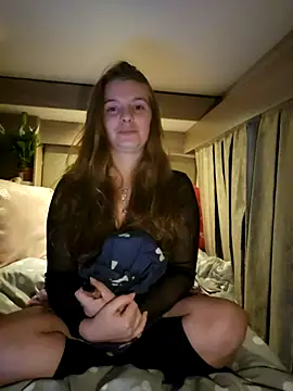 Snapshot of Amesthyst_destiny chatting on November 2025 01:29:01 AM Amesthyst destiny online show from November 2025 01:29:01 AM