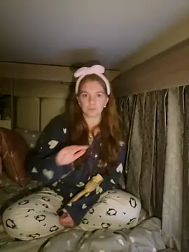 Snapshot of Amesthyst_destiny chatting on December 2025 02:30:01 AM Amesthyst destiny online show from December 2025 02:30:01 AM