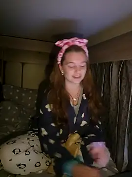 Snapshot of Amesthyst_destiny chatting on December 2025 02:32:02 AM Amesthyst destiny online show from December 2025 02:32:02 AM