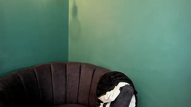 Alice 26  online show from October 2025 08:20:02 PM