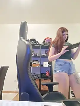 MeCherryy online show from May 2026 08:15:01 PM