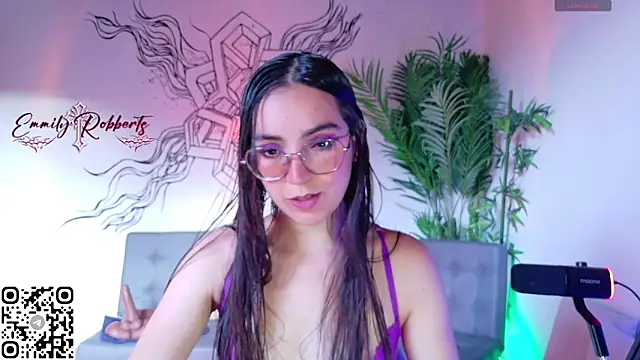 Emmi Roberts online show from May 2026 10:29:01 PM