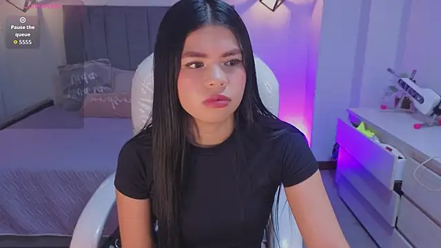 Pretty Johnson  online show from July 2026 03:03:01 AM