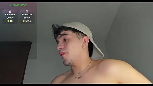 Snapshot of cmzo_ chatting on October 2025 12:43:01 AM cmzo online show from October 2025 12:43:01 AM