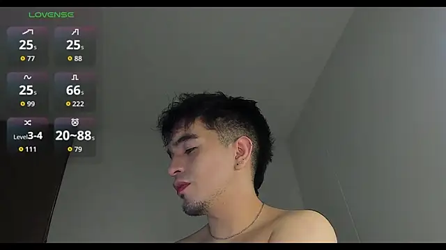 Snapshot of cmzo_ chatting on December 2025 01:10:01 AM cmzo online show from December 2025 01:10:01 AM