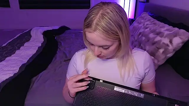 margot robbie7 online show from May 2026 01:56:02 AM
