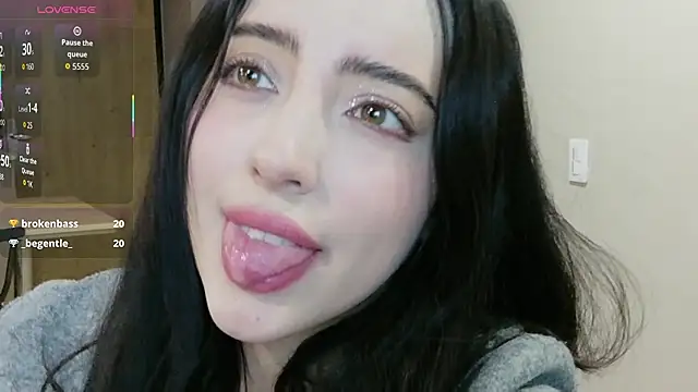 Snapshot of Rebbecawhite_meow chatting on January 2026 10:35:01 PM Rebbecawhite meow online show from January 2026 10:35:01 PM