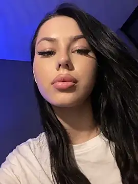 Snapshot of Leya_Foxhall chatting on September 2025 11:39:02 PM Leya Foxhall online show from September 2025 11:39:02 PM