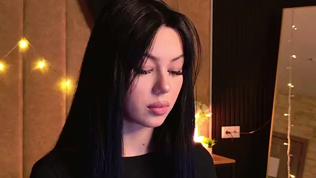 Snapshot of Leya_Foxhall chatting on November 2025 10:48:01 AM Leya Foxhall online show from November 2025 10:48:01 AM