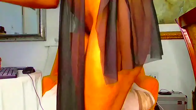 ModelZoee online show from October 2025 07:15:01 AM