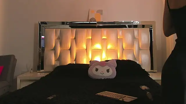 pauline rouge online show from November 2025 11:21:01 AM