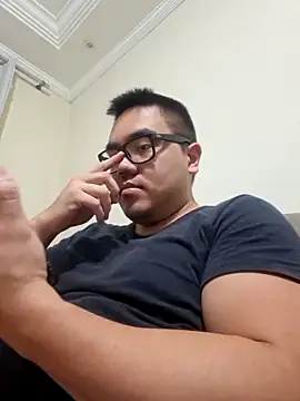 awesometeacher33 online show from May 2026 04:58:02 PM
