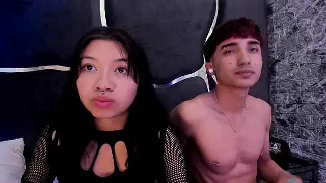 Snapshot of LauryAndNarem69 chatting on March 2025 08:43:02 PM LauryAndNarem69 online show from March 2025 08:43:02 PM